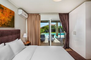 3 habitaciones, escritorio y tabla de planchar con plancha 