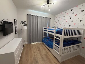 Room - Luxury 4BR/3BA Vacation Home Near Disney (Kissimmee)