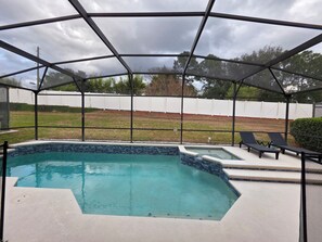 Unclassified image, 2 of 24, button