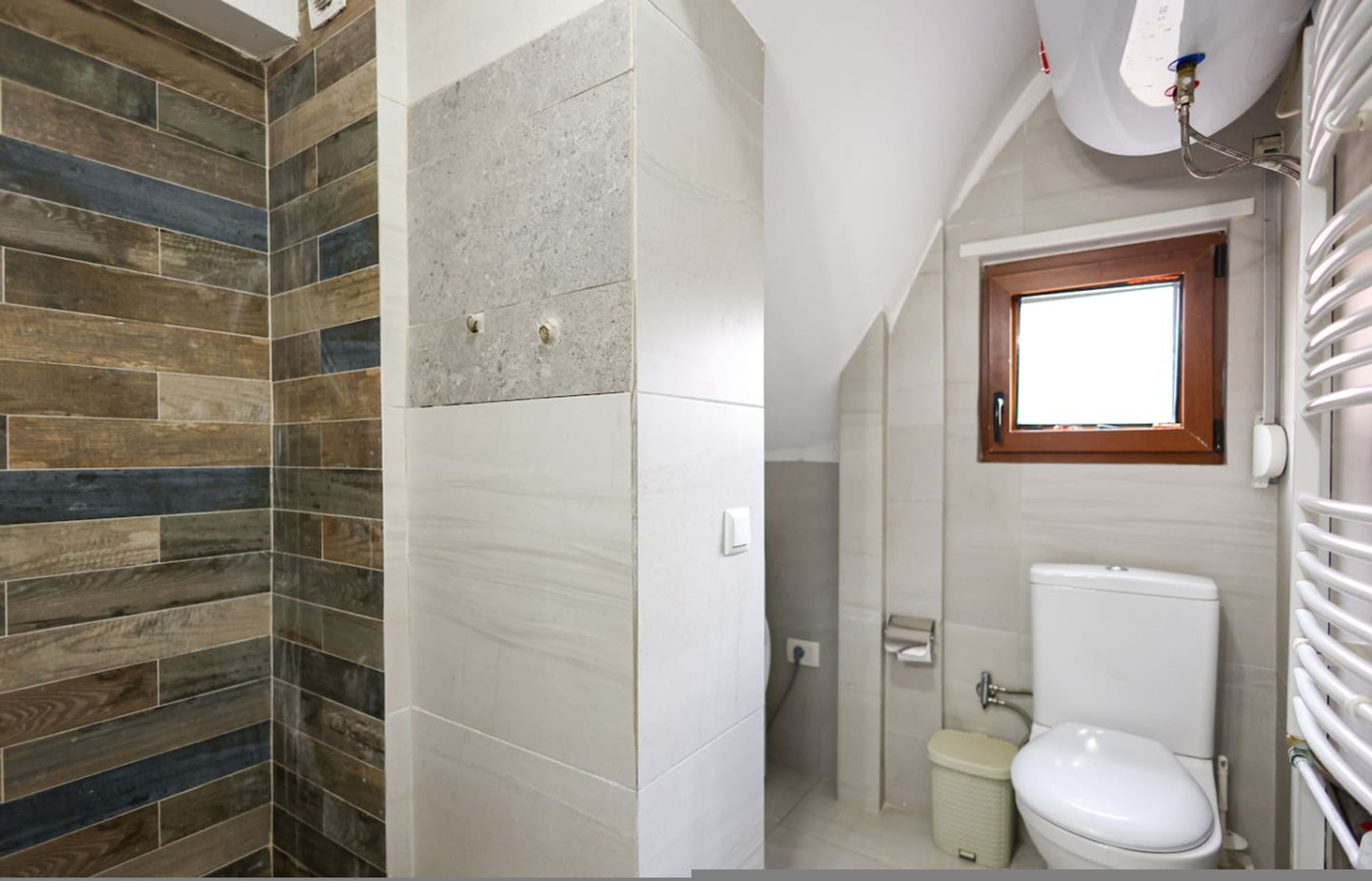 Een douche, handdoeken