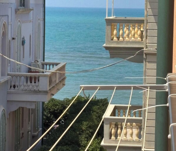 Balcony - 5 sleeping places in the central area Ref. Nettuno-Rif. NETTUNO (San Vincenzo)