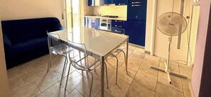 Frigorifero, microonde, forno, lavastoviglie