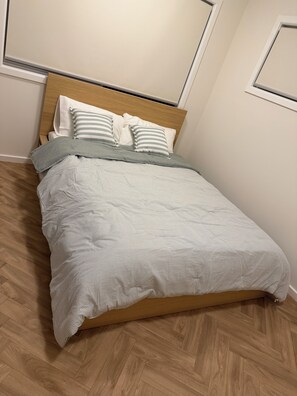 Luokittelematon kuva, 5 kautta 10, painike