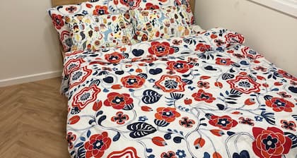 Modern 3BR Retreat | Sleeps 6 | Near Fiona Stanley & Murdoch University ”