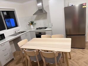 Luokittelematon kuva, 3 kautta 10, painike