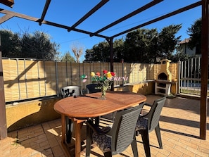 Outdoor dining - 4 sleeping places with garden – Ref. Casa Elena-Rif. CasaElena (Campiglia Marittima)