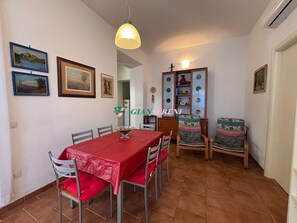 Dining - 4 sleeping places with garden – Ref. Casa Elena-Rif. CasaElena (Campiglia Marittima)