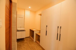 Fjölskylduherbergi fyrir fjóra - útsýni yfir garð | Að innan