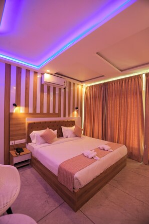 Luxury Studio, Garden View | Free WiFi