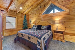 4 bedrooms, iron/ironing board, WiFi, bed sheets - Nestled along a serene creek in Pigeon Forge, Creekside Delight offers a perfect (Pigeon Forge)