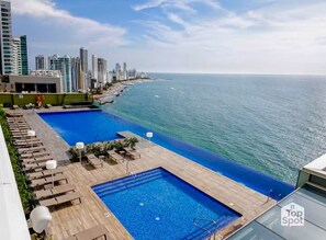 Pool - ¡Luxurious TopSpot® with Amazing 21st Floor Views! (Cartagena)