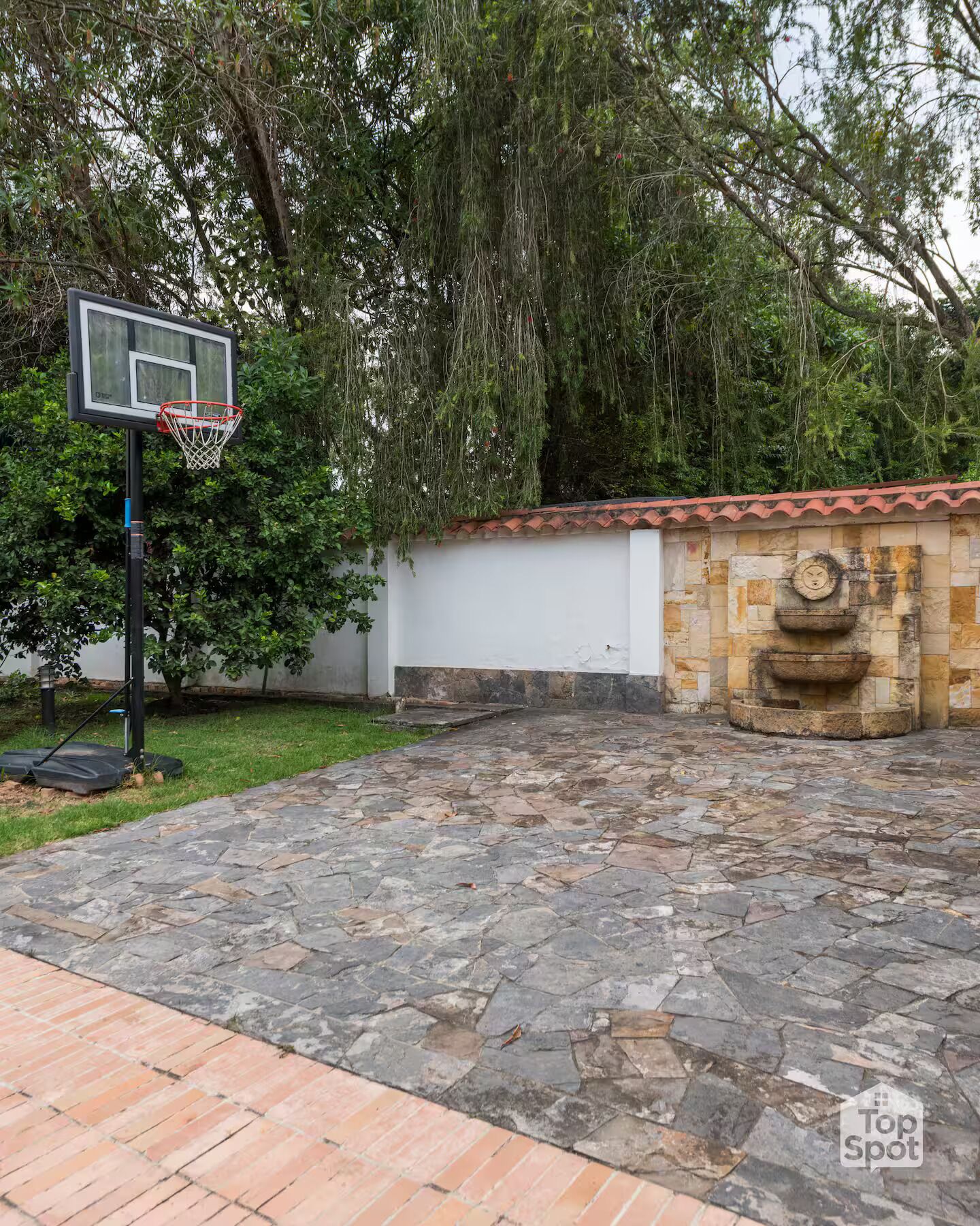 Enceinte de l’hébergement