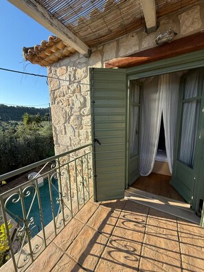 Property grounds - Valory's Stone House (Ano Vasilikos)