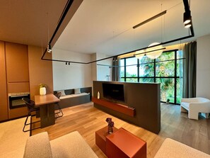 TV, offices - Zins Luxury Apartment 02 (Durrës)