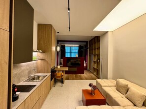 TV, offices - Zins Luxury Apartment 05 (Durrës)