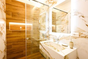 Bathroom - Grandstay Apartments 013 (Durrës)