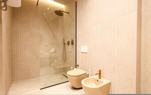 Hair dryer, towels - Zins Luxury Room Vollga (Durrës)