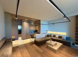 TV, offices - Zins Luxury Apartment 01 (Durrës)