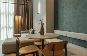 Dining - Zins Luxury Apartment 04 (Durrës)
