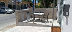 Outdoor dining - AENAON Corfu Luxury Apartments #01 - Apollo Apt (Ypsos)