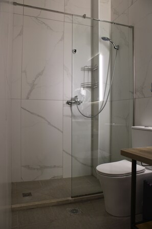 Shower, hair dryer, towels - AENAON Corfu Luxury Apartments #04 - Aphrodite Apt (Ypsos)