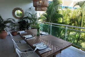 Outdoor dining - 3 Bedroom Beachfront Apartment (Las Terrenas)