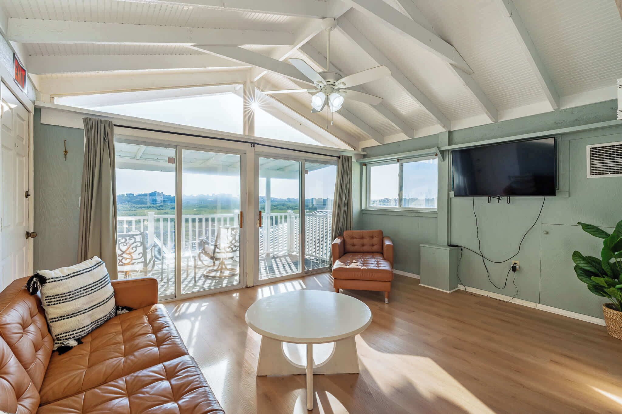 テレビ、書斎 / ワークスペース