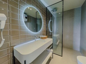 Hair dryer, towels - Zins Luxury Room 02 in Durrës (Durrës)
