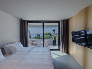 1 bedroom, desk, iron/ironing board, travel cot - Zins Luxury Room 02 in Durrës (Durrës)