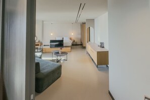 1 Schlafzimmer, Schreibtisch, Bügeleisen/Bügelbrett, Reisekinderbett