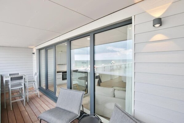 تناول الطعام بالخارج