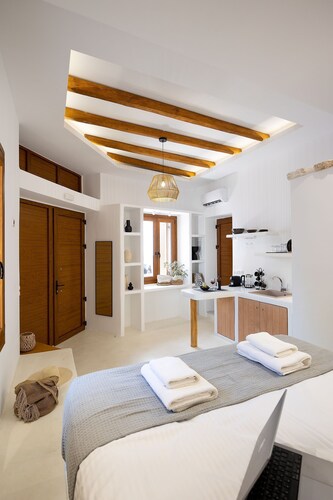 Naxos boutique suites 1