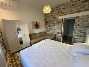 Iron/ironing board, free WiFi, bed sheets - Naxos boutique suites 3 (Filoti)