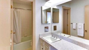 Hair dryer, towels - Shenandoah Valley Mountain Escape | Loft, Pool & Winery Getaway (Basye)