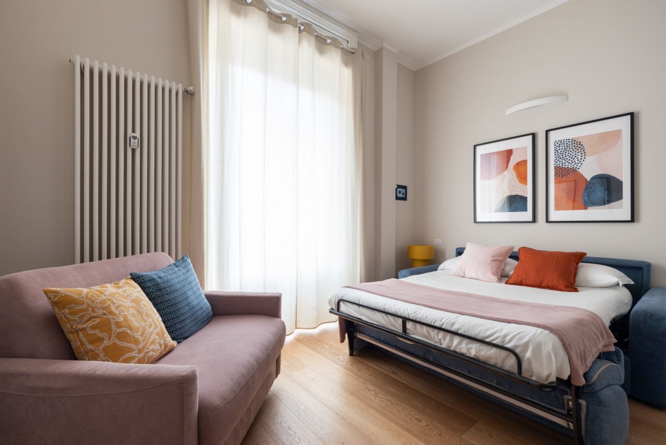 Iron/ironing board, travel cot