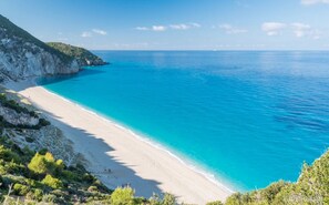 Beach - Sea Breeze apartment n.1 (with private pool) (Kalamitsi)