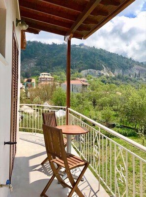 Property grounds - Sea Breeze apartment n.1 (with private pool) (Kalamitsi)