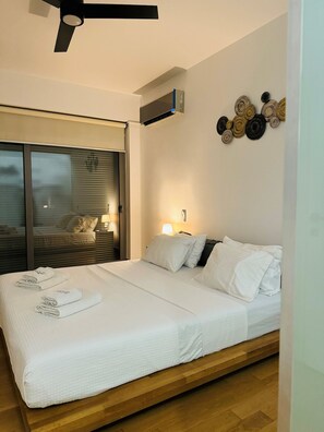 Bügeleisen/Bügelbrett, Reisekinderbett, kostenloses WLAN, Bettwäsche