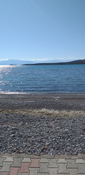 Beach - Luxury on the water - Seaside Maisonette in Itea (Itea)