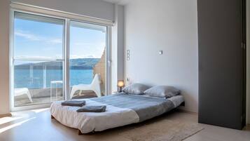 2 bedrooms, iron/ironing board, travel cot, free WiFi