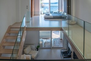 2 bedrooms, iron/ironing board, travel crib, free WiFi - Luxury on the water - Seaside Maisonette in Itea (Itea)