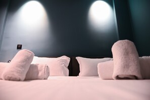 1 bedroom, iron/ironing board, free WiFi, bed sheets - Cocoon Athenian Riviera by Neuvel (Vouliagmeni)