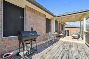 Terrace/patio - Spacious Round Rock Retreat with King Suite, Separate Office, Patio, BBQ & Garage (Round Rock)