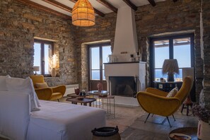 TV, offices - Kea Infinity View Villa (Koundouros)