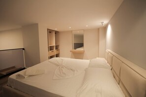 1 bedroom, desk, free WiFi - Duplex City 02 in Durrës (Durrës)