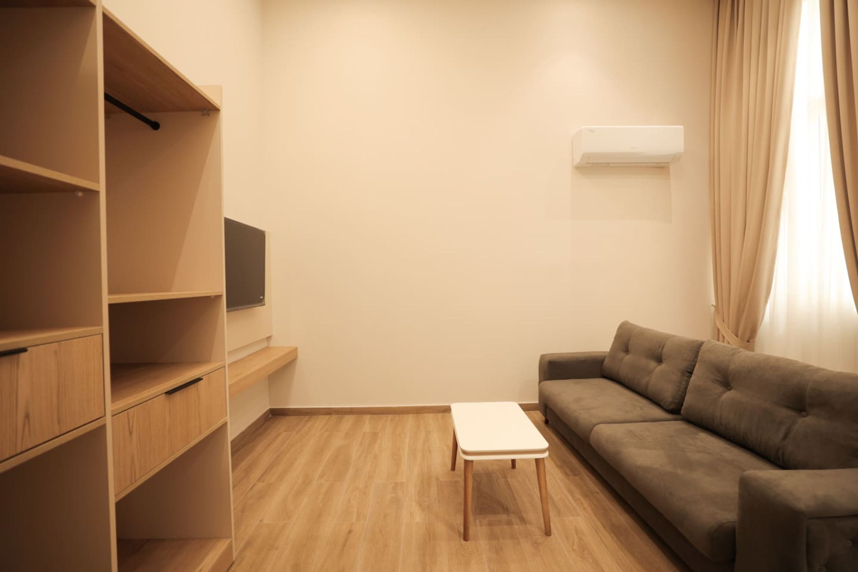 Téléviseur, bureau