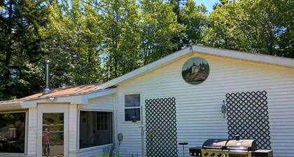 Rustic 3 bedroom charmer in the West Tremont woods