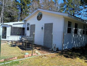 Exterior - Rustic  3 bedroom charmer in the West Tremont  woods (Tremont)