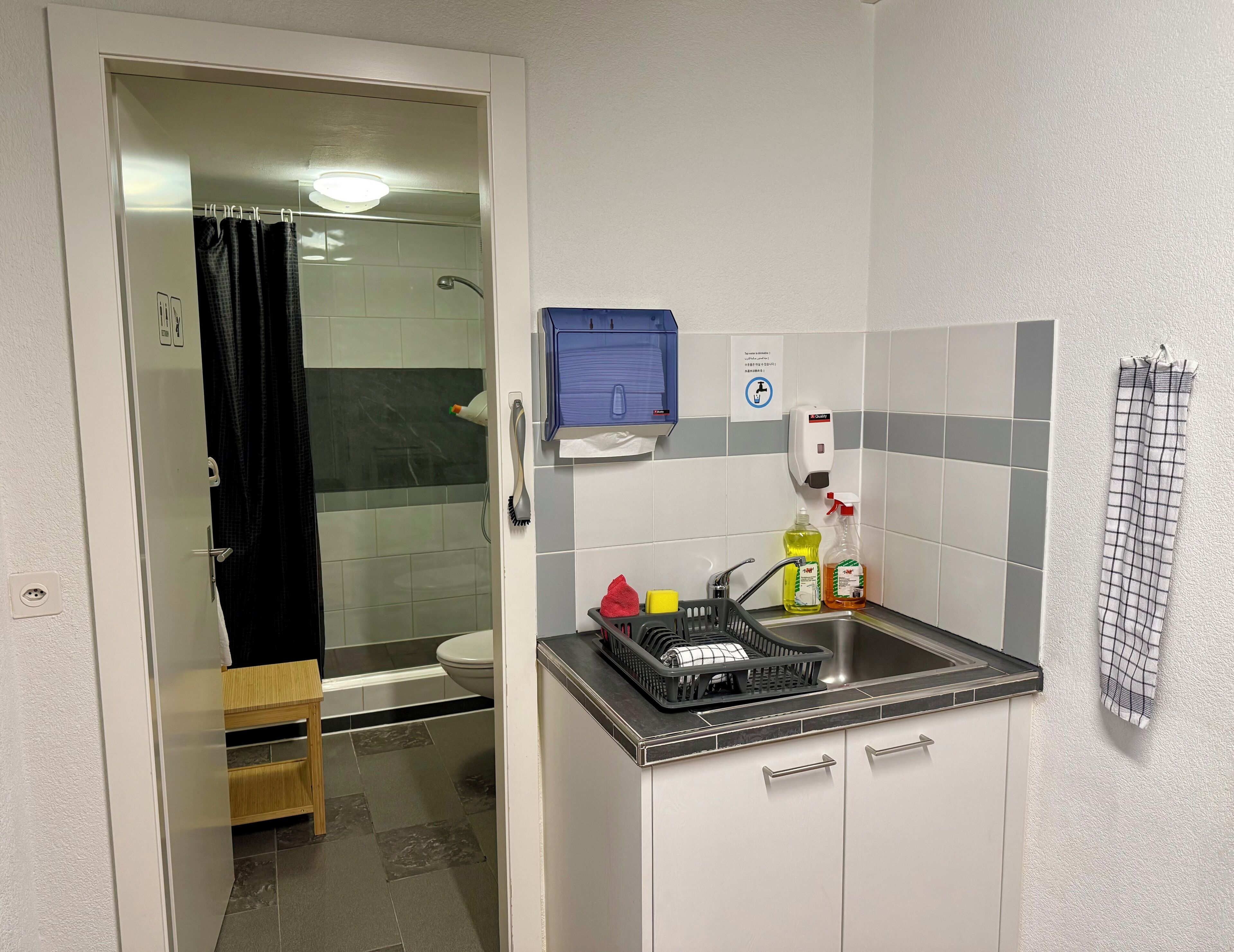 Family Apartment, 3 Bedrooms, Private Bathroom, City View | Private kitchen