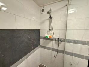Family Apartment, 3 Bedrooms, Private Bathroom, City View | Bathroom | Shower, hair dryer, towels, soap - DownTown Apartments (Interlaken)